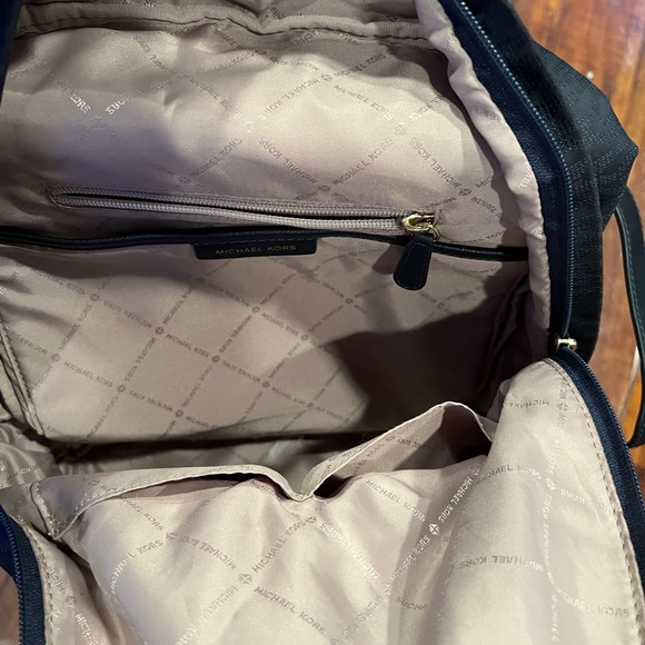 Michael kors backpack - Picture 3 of 10